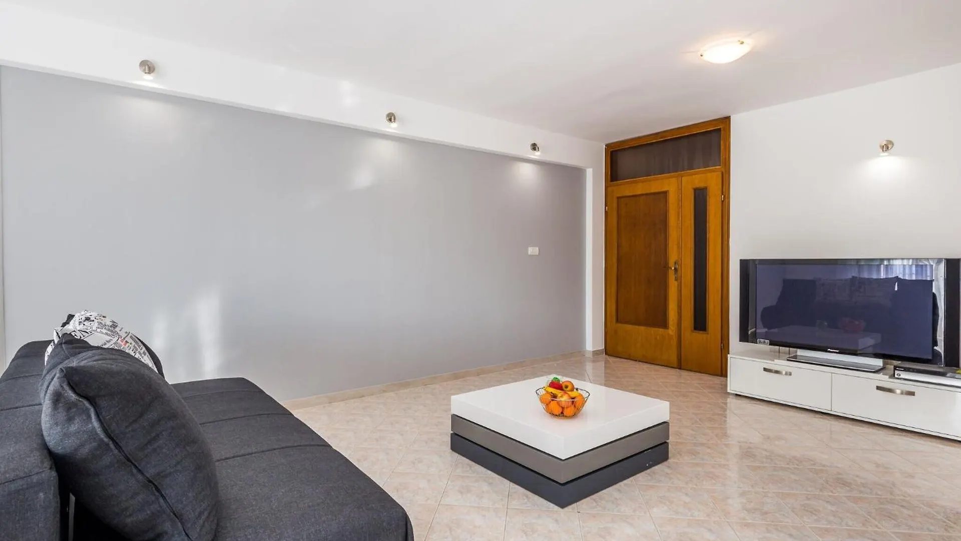 Bright And Modern Apartment With Private Terrace Pula Croatia