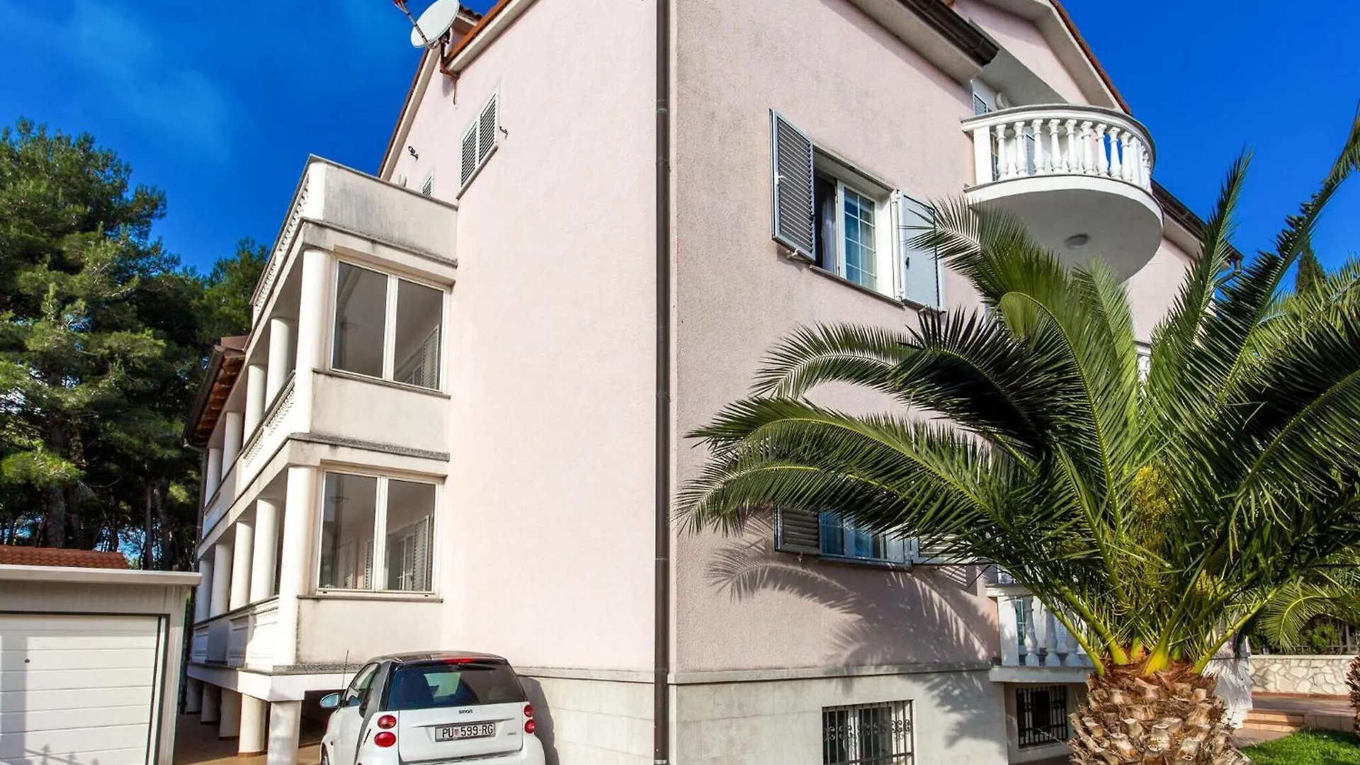 Bright And Modern Apartment With Private Terrace Pula